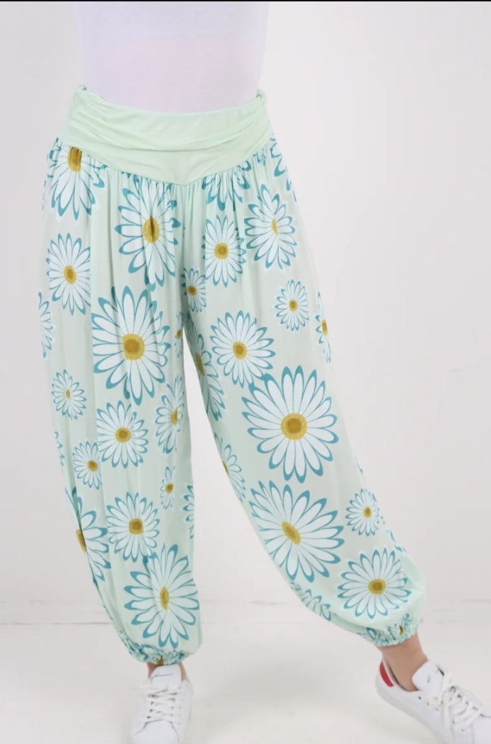 Daisy Print Harems